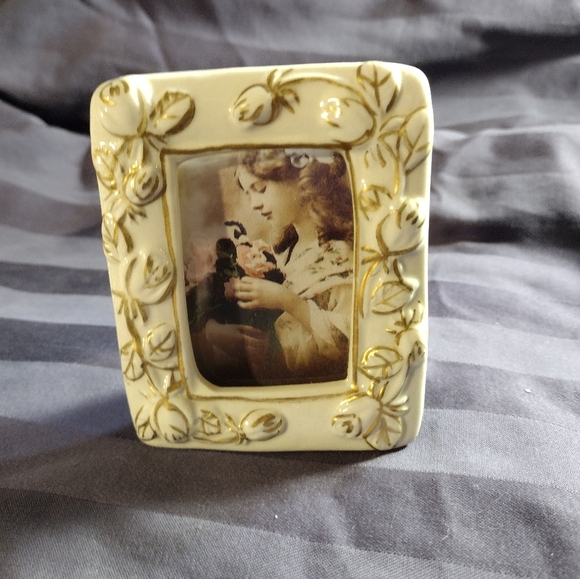 Crown Mini Photo Frames Set - Picture 8 of 9